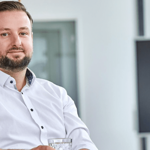 Max Görner, Senior Director
