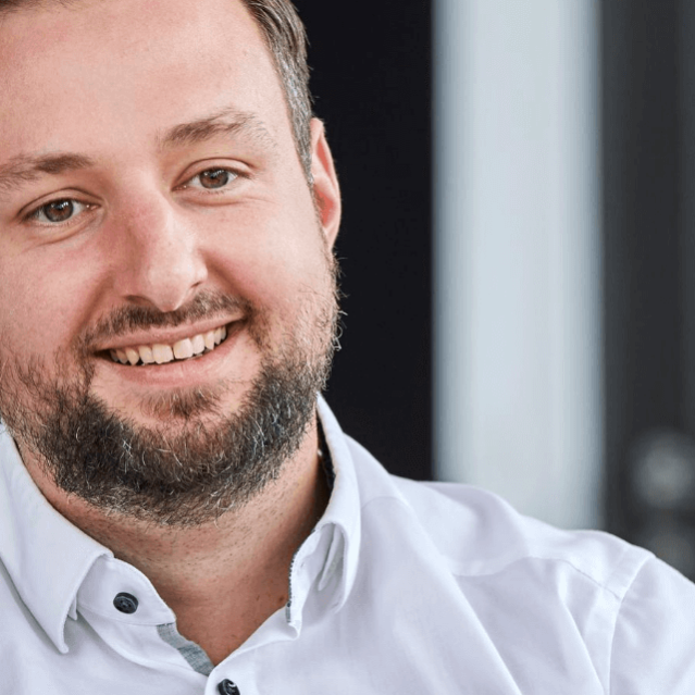 Max Görner, Senior Director